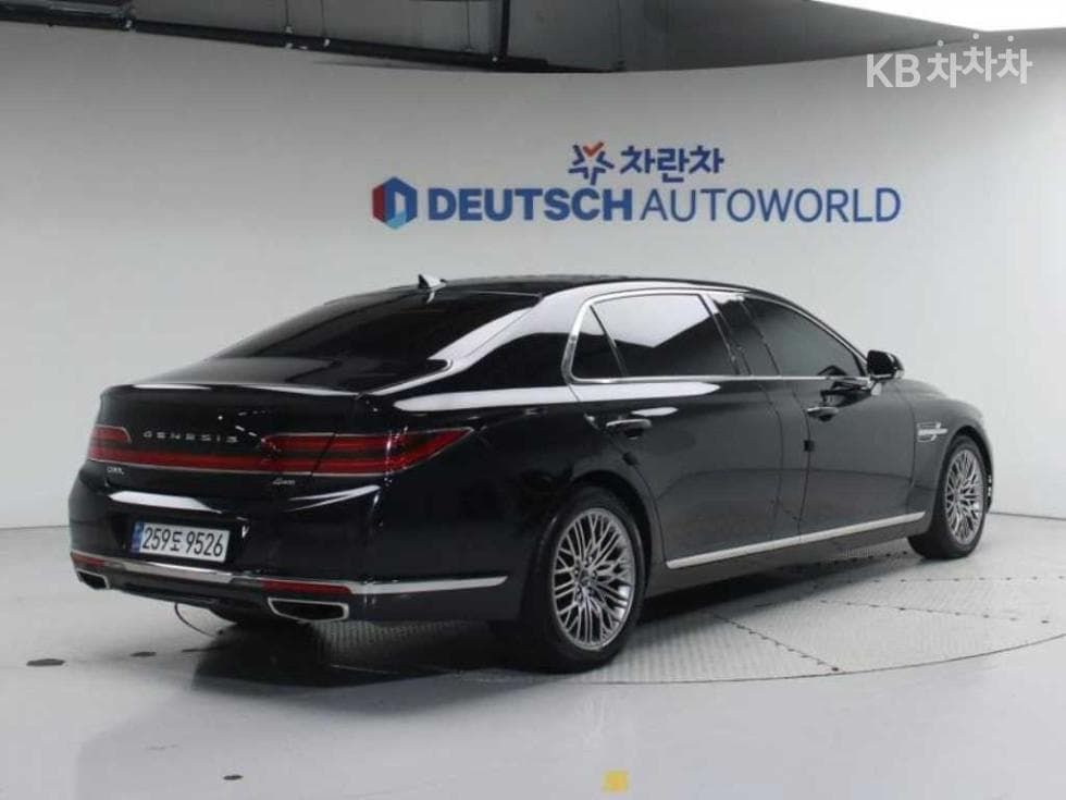 Genesis G905.0 GDi AWD Prestige Limousine - 2
