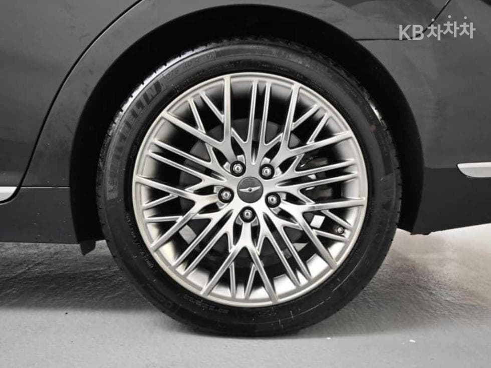 Genesis G905.0 GDi AWD Prestige Limousine - 5