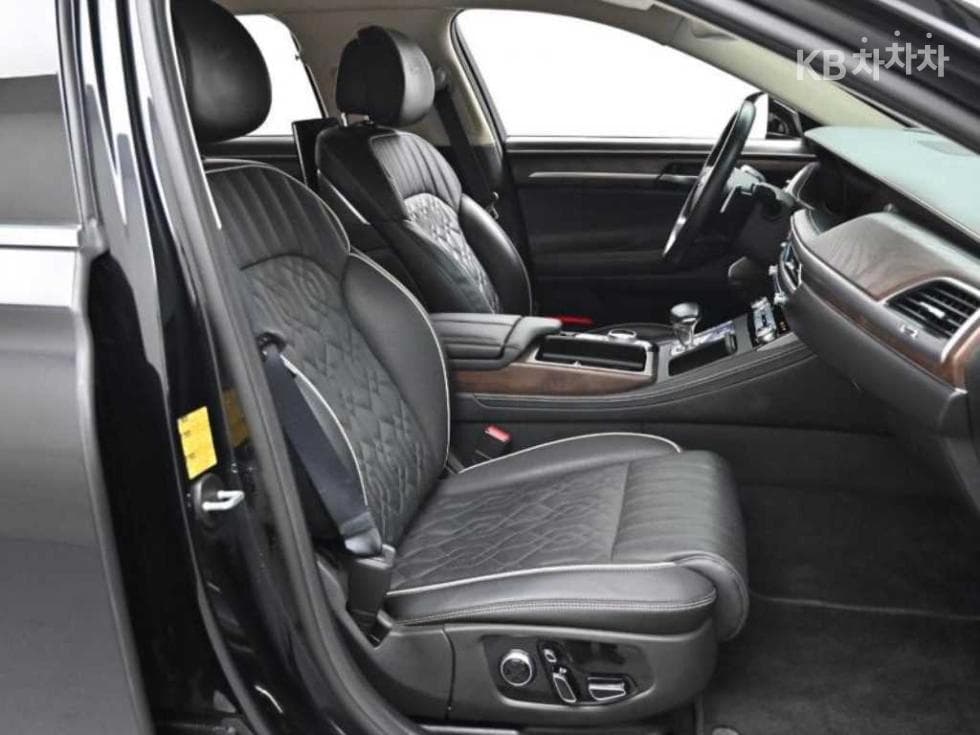 Genesis G905.0 GDi AWD Prestige Limousine - 10