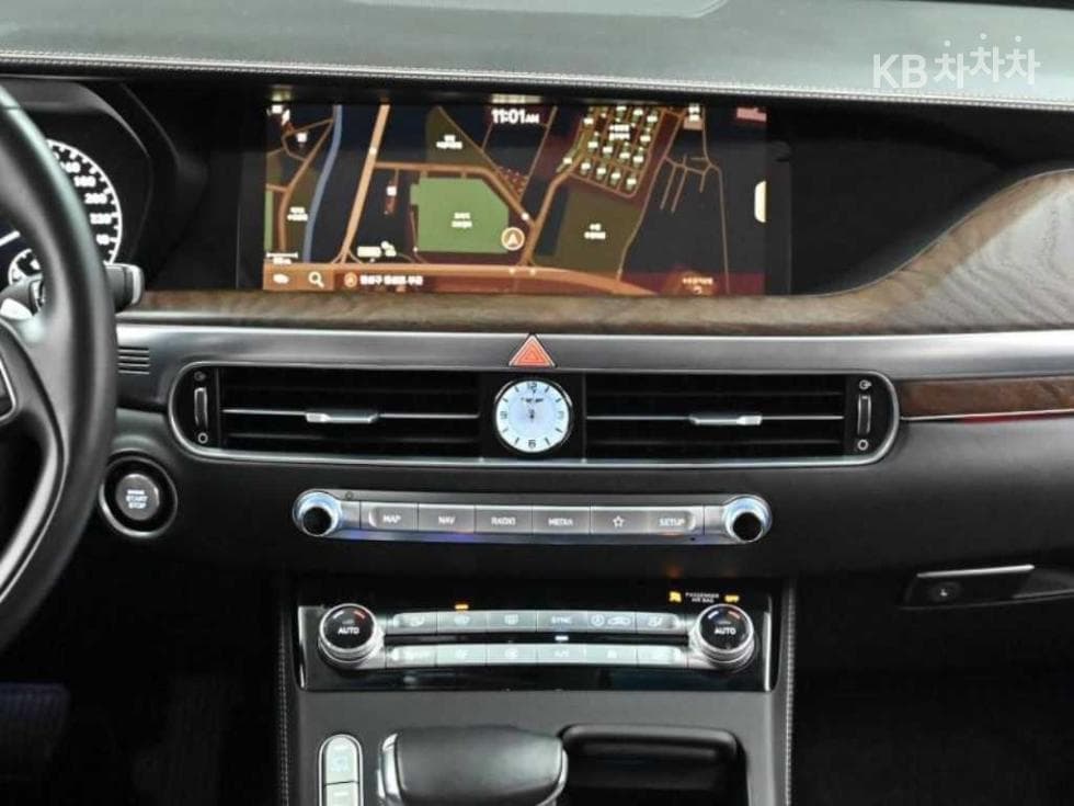 Genesis G905.0 GDi AWD Prestige Limousine - 14