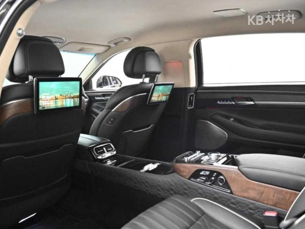 Genesis G905.0 GDi AWD Prestige Limousine - 19