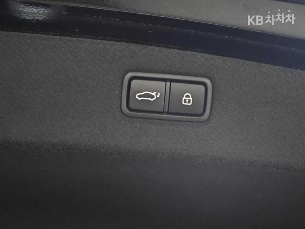 Genesis G905.0 GDi AWD Prestige Limousine - 20