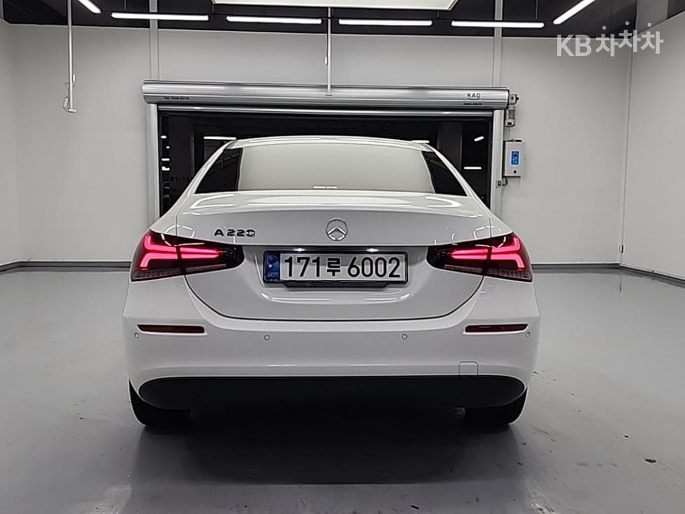 Mercedes-Benz A클래스(W177)A220 Sedan - - 3