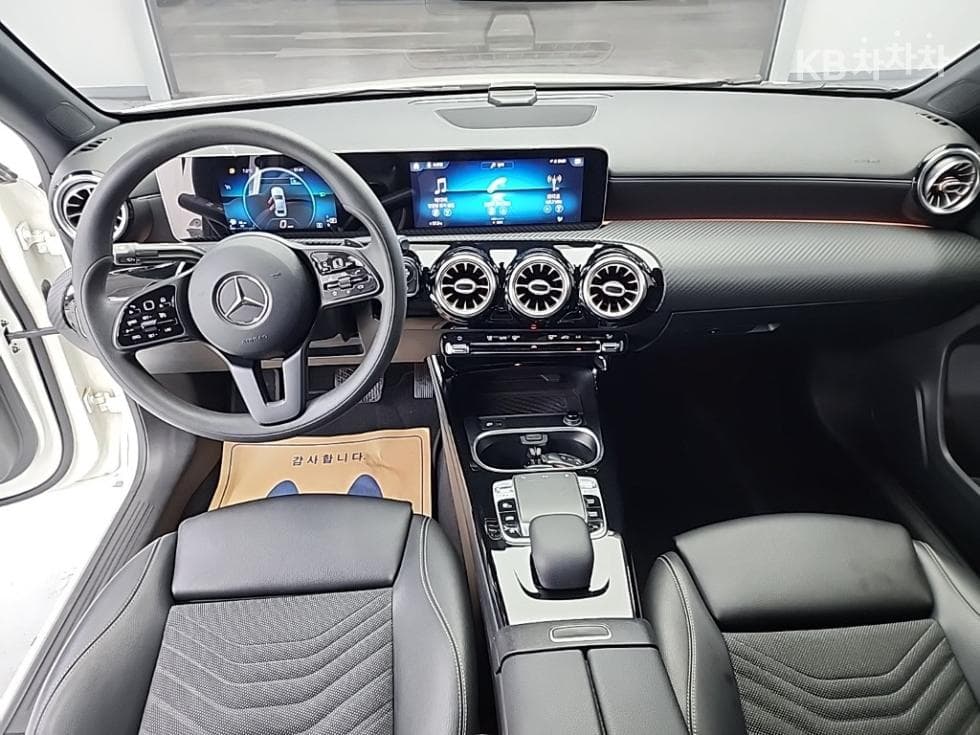 Mercedes-Benz A클래스(W177)A220 Sedan - - 7