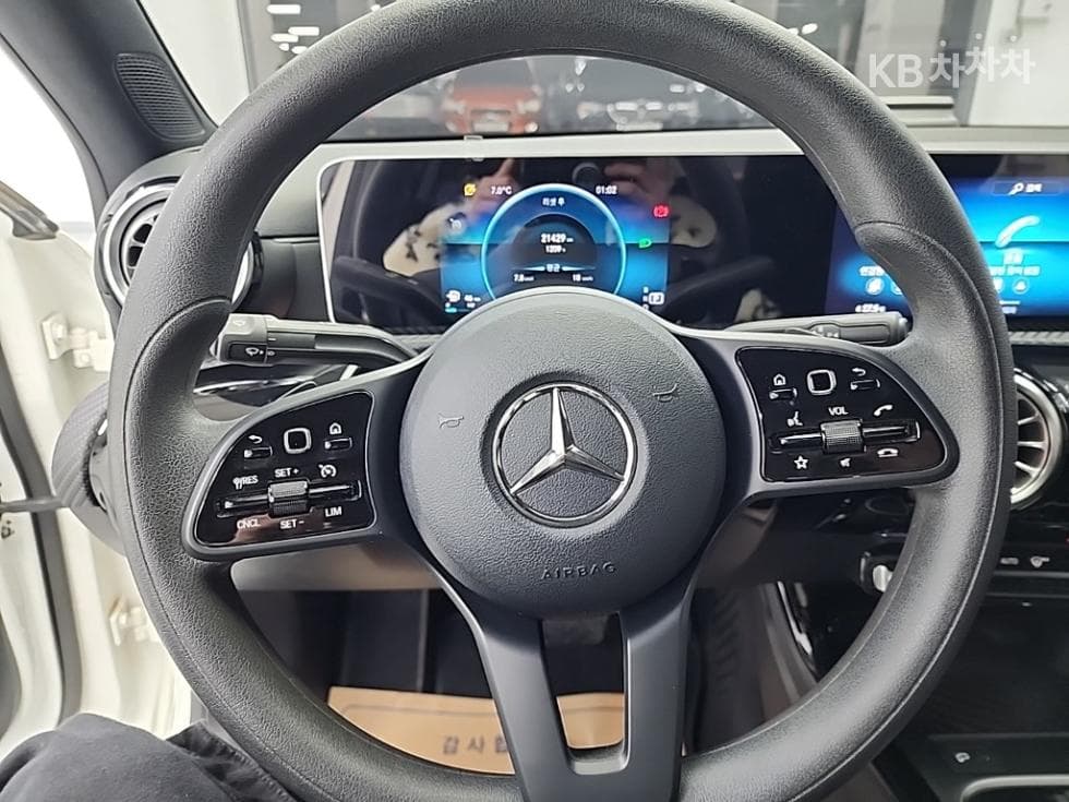 Mercedes-Benz A클래스(W177)A220 Sedan - - 9