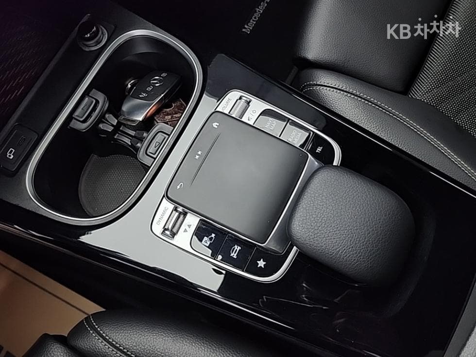 Mercedes-Benz A클래스(W177)A220 Sedan - - 14