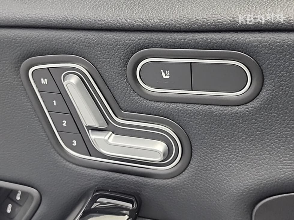 Mercedes-Benz A클래스(W177)A220 Sedan - - 18