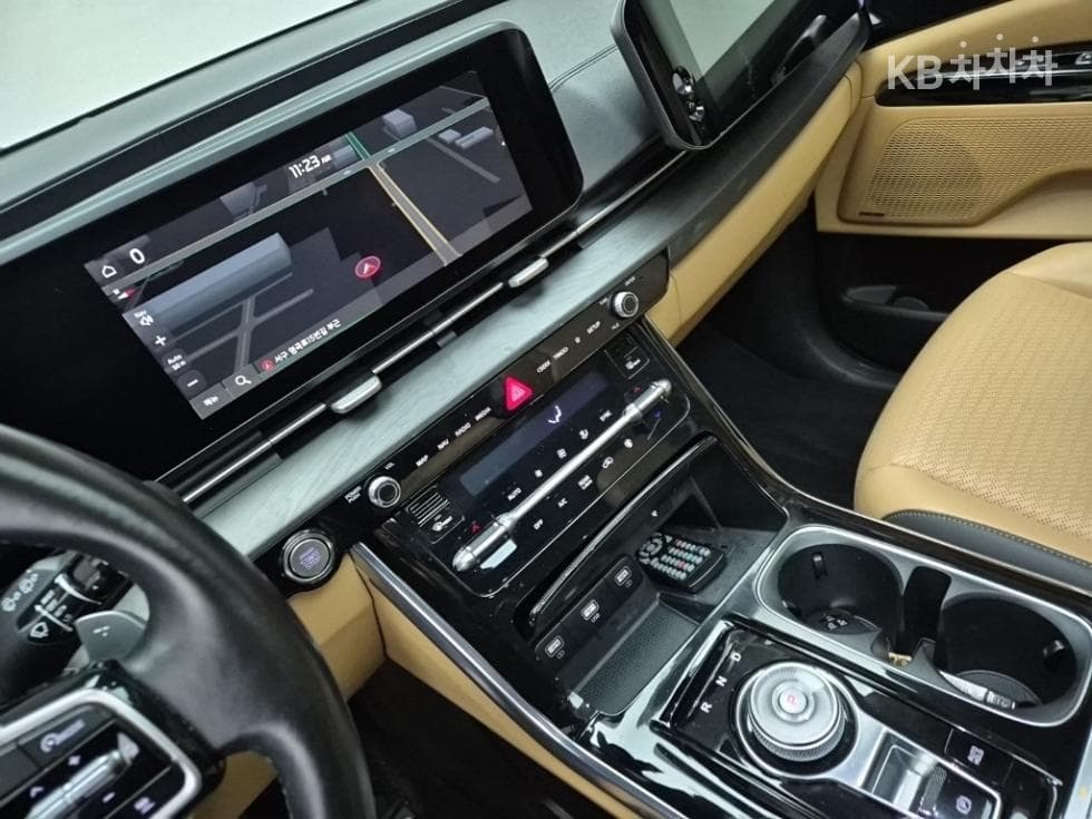 Киа Канивал 4-то поколениеG3.5 GDI 9-местен Signature - 10