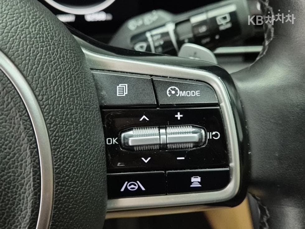 Киа Канивал 4-то поколениеG3.5 GDI 9-местен Signature - 16