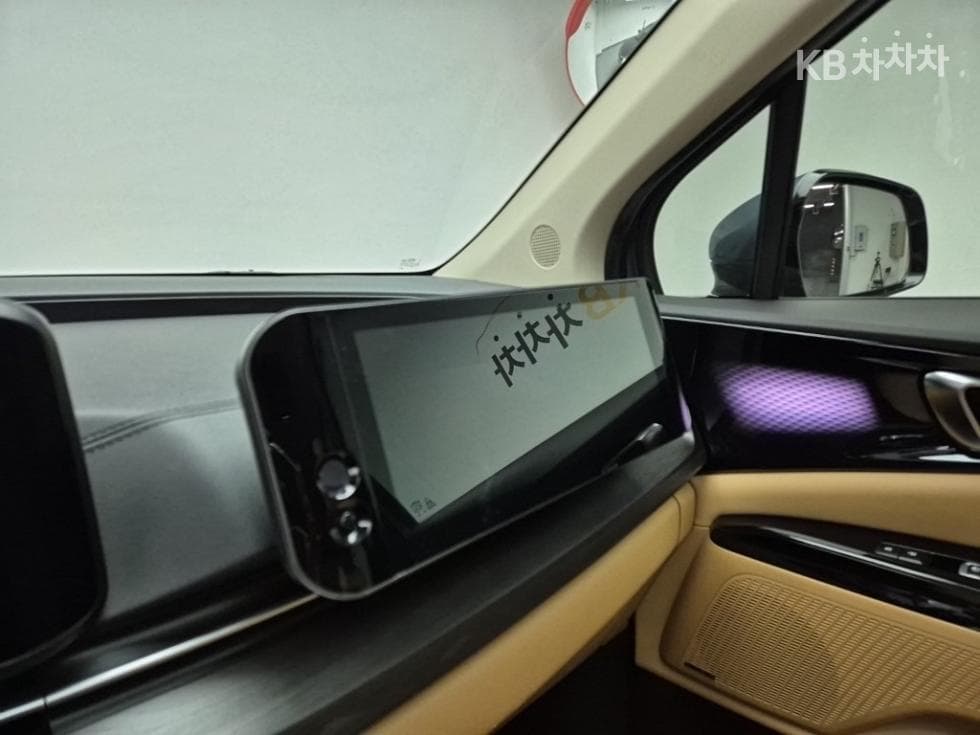 Киа Канивал 4-то поколениеG3.5 GDI 9-местен Signature - 17