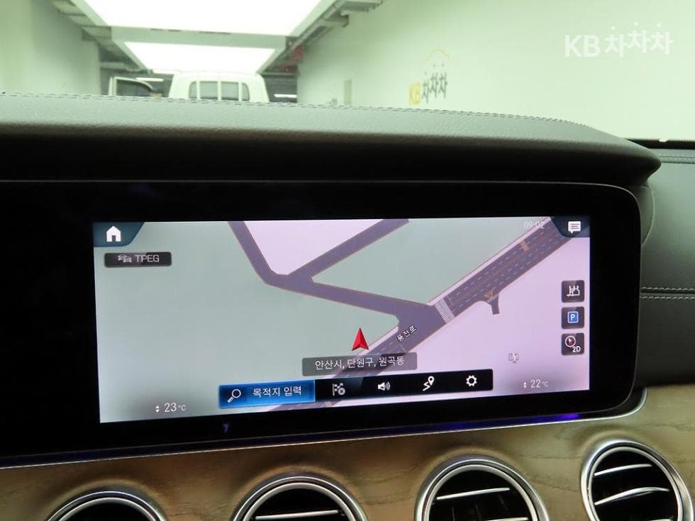 Mercedes-Benz E-Class (W213)E220d 4MATIC Exclusive - 9