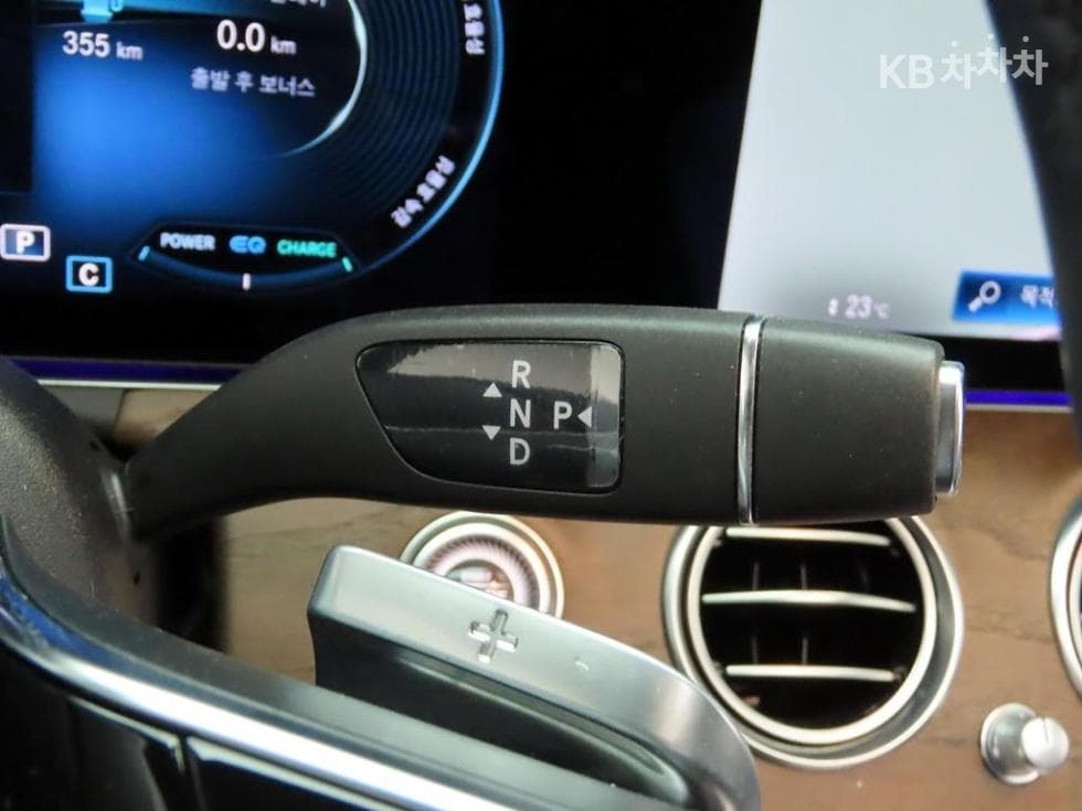 Mercedes-Benz E-Class (W213)E220d 4MATIC Exclusive - 11