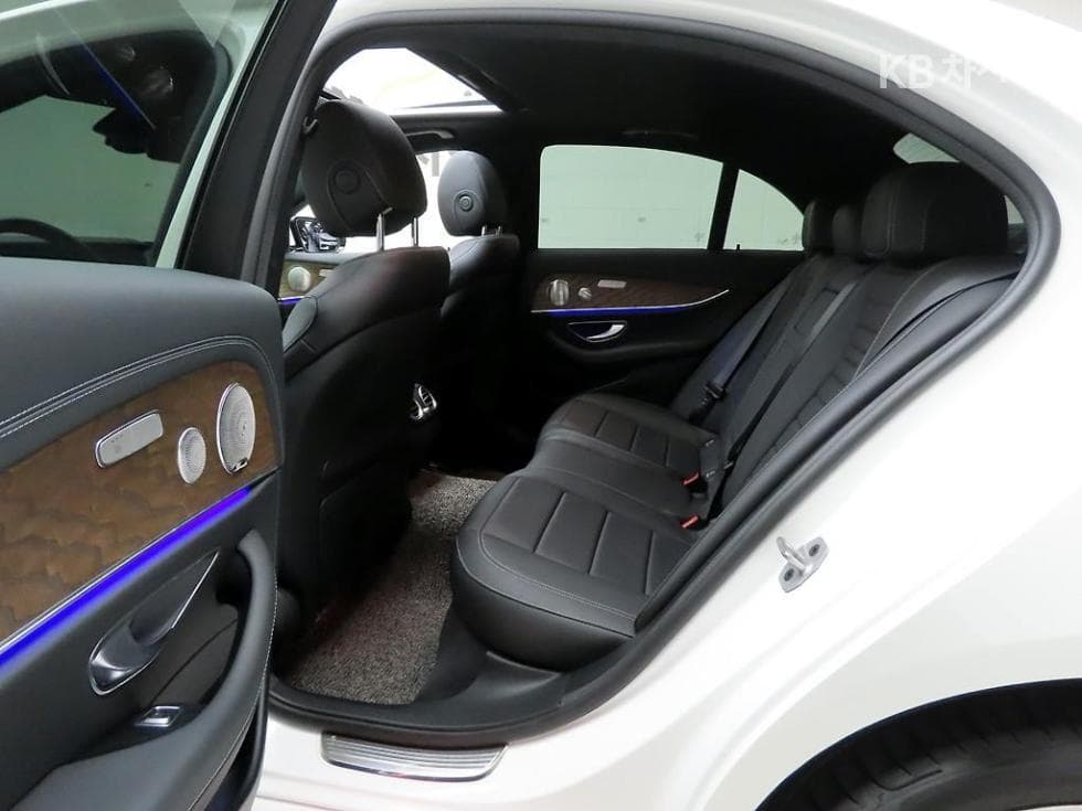 Mercedes-Benz E-Class (W213)E220d 4MATIC Exclusive - 14