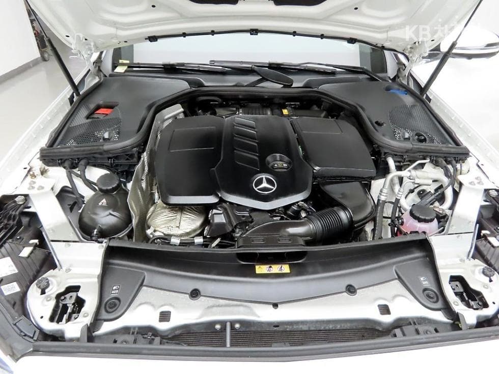 Mercedes-Benz E-Class (W213)E220d 4MATIC Exclusive - 20