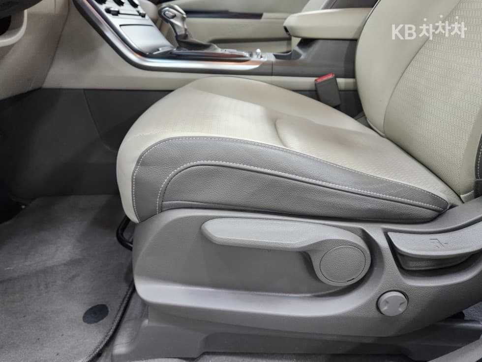 Kia Carnival 4th generationD2.2 9-seater Prestige - 9