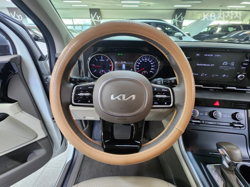 Kia Carnival 4th generationD2.2 9-seater Prestige - 11