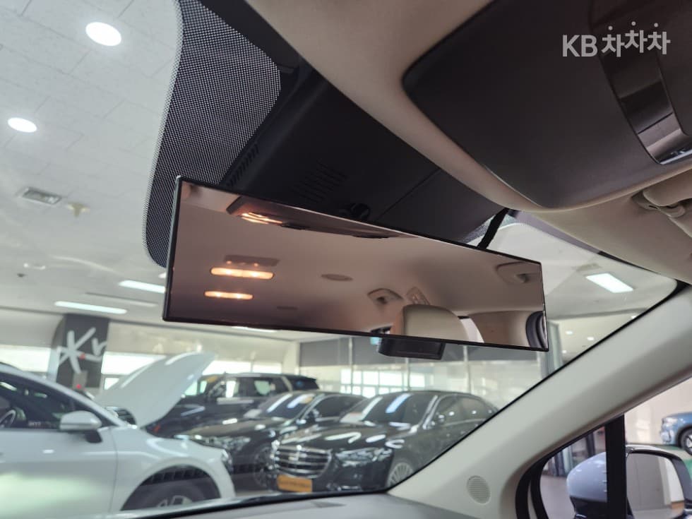 Kia Carnival 4th generationD2.2 9-seater Prestige - 18