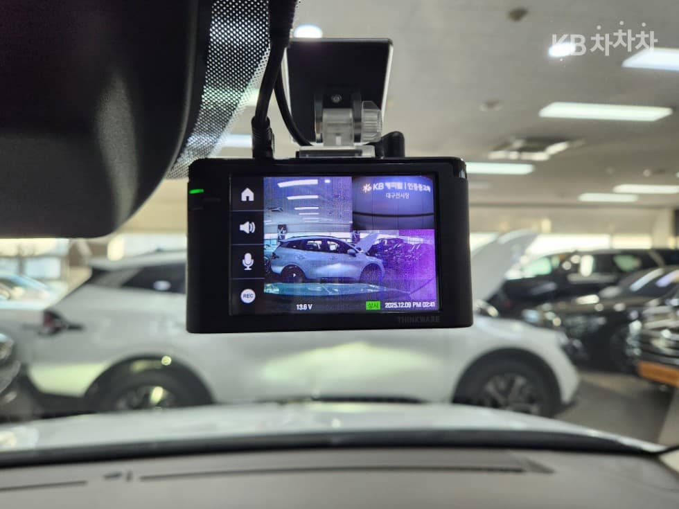 Kia Carnival 4th generationD2.2 9-seater Prestige - 20