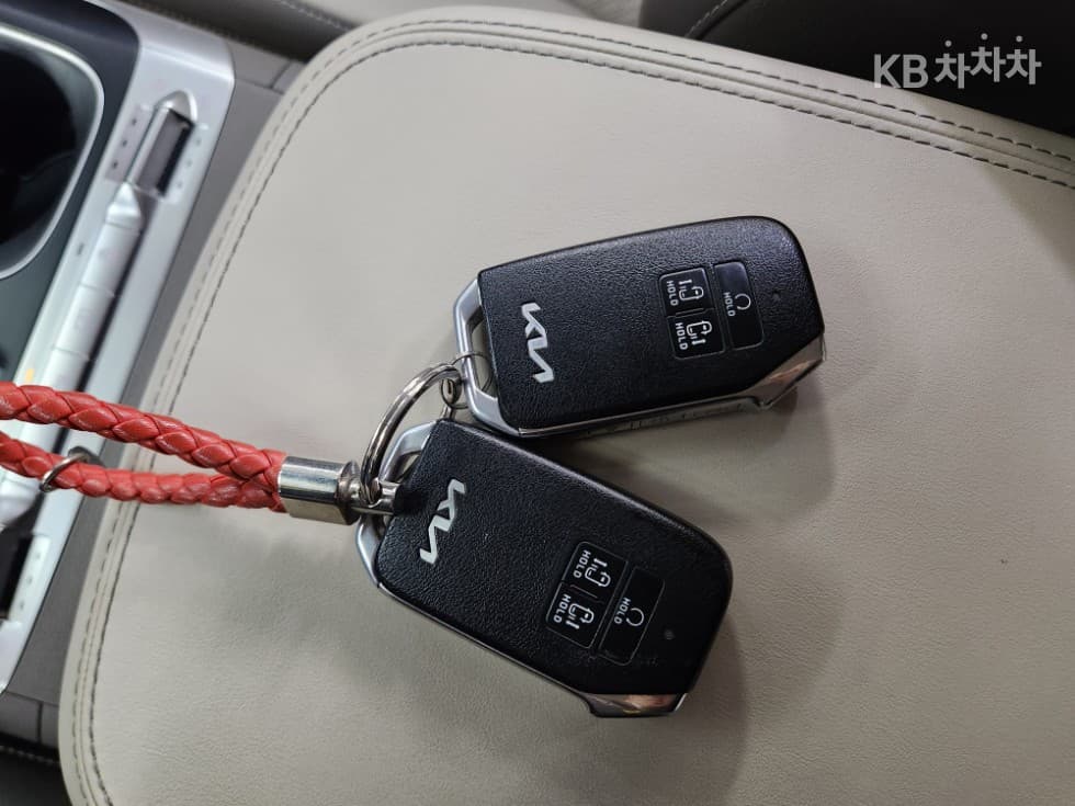 Kia Carnival 4th generationD2.2 9-seater Prestige - 21