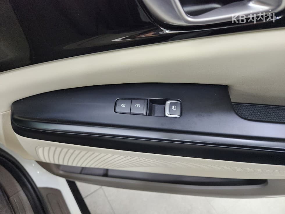 Kia Carnival 4th generationD2.2 9-seater Prestige - 22