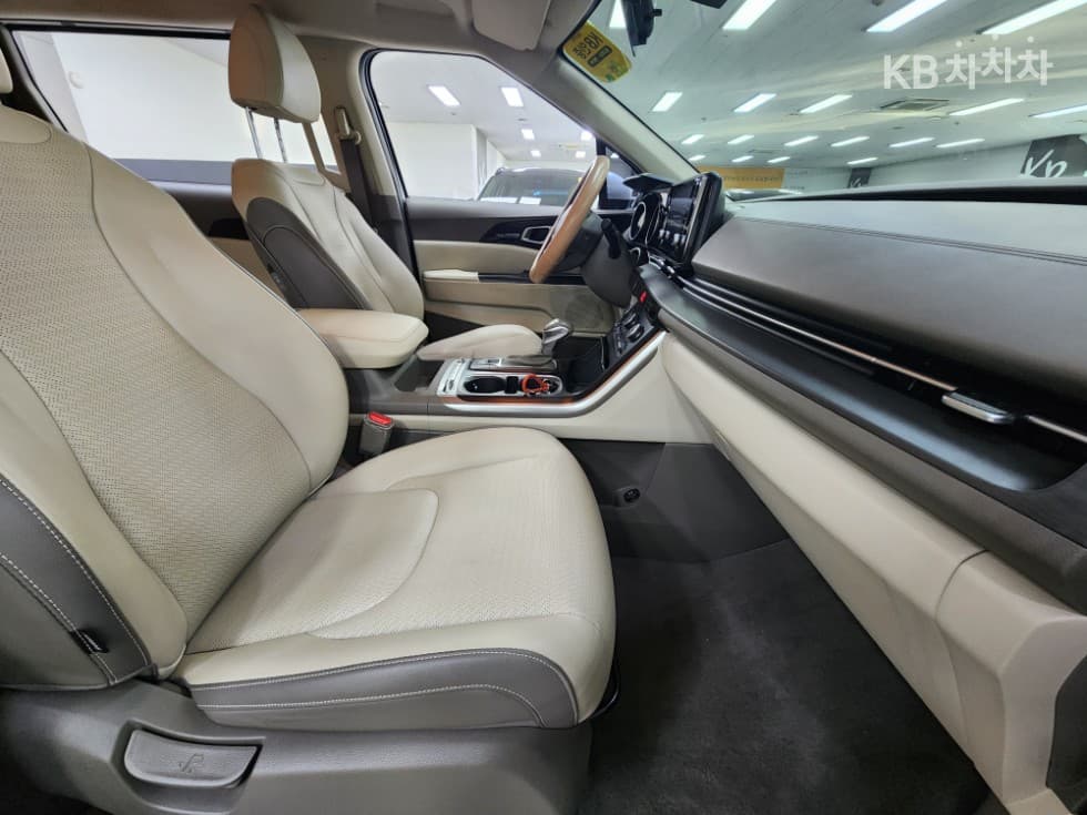 Kia Carnival 4th generationD2.2 9-seater Prestige - 23