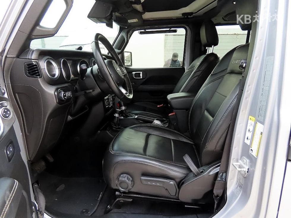 지프 랭글러 (JL)2.0 오버랜드 4도어 Стандартен - 5