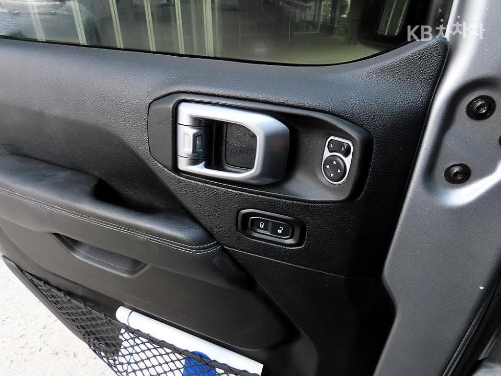 지프 랭글러 (JL)2.0 오버랜드 4도어 Стандартен - 11