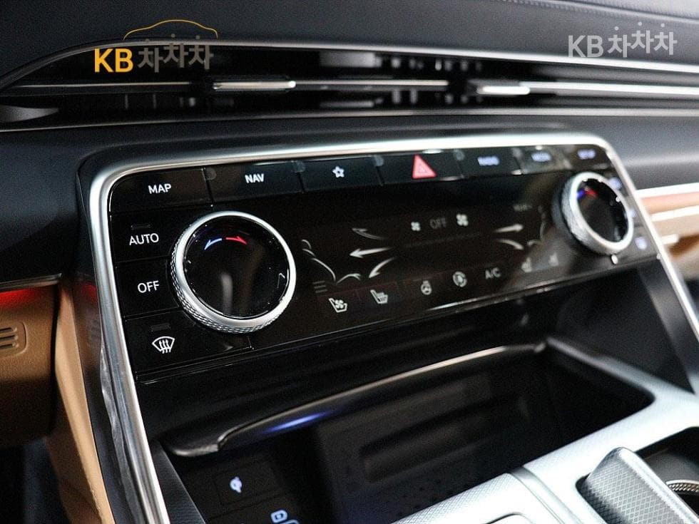 Genesis GV802.5 Turbo Gasoline AWD - 11