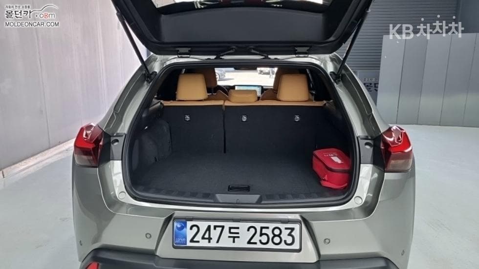 Lexus UX300h Стандартен - 18