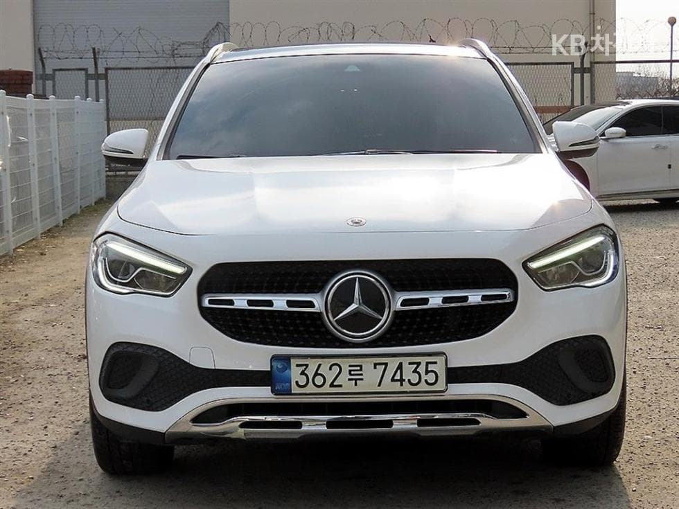Mercedes-Benz GLA H247220