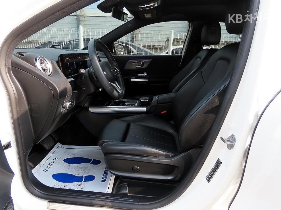 Mercedes-Benz GLA H247220 - 5