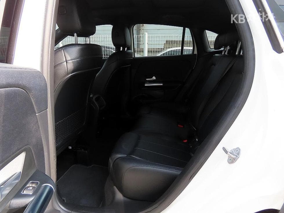 Mercedes-Benz GLA H247220 - 6