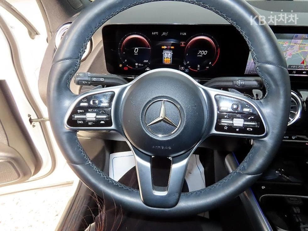 Mercedes-Benz GLA H247220 - 8