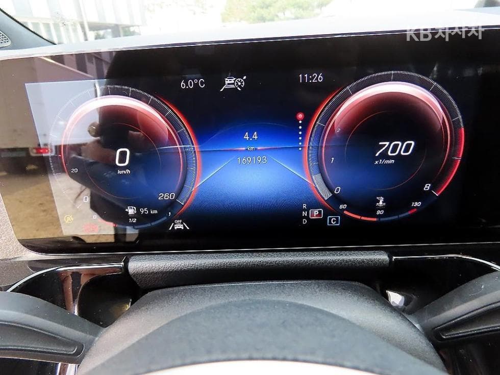 Mercedes-Benz GLA H247220 - 9