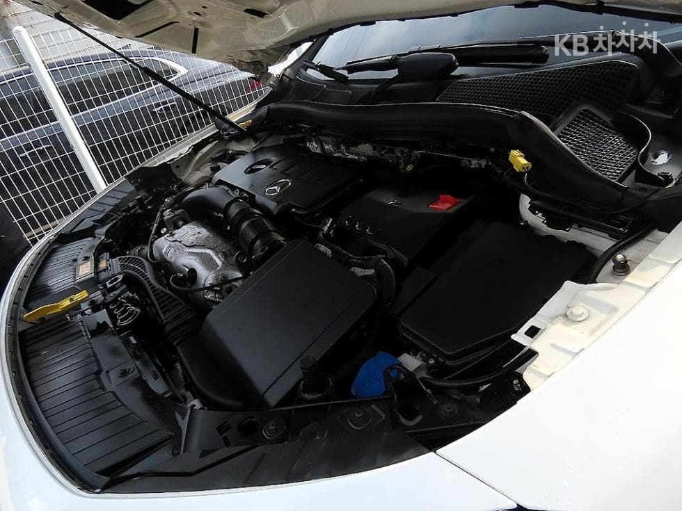 Mercedes-Benz GLA H247220 - 19