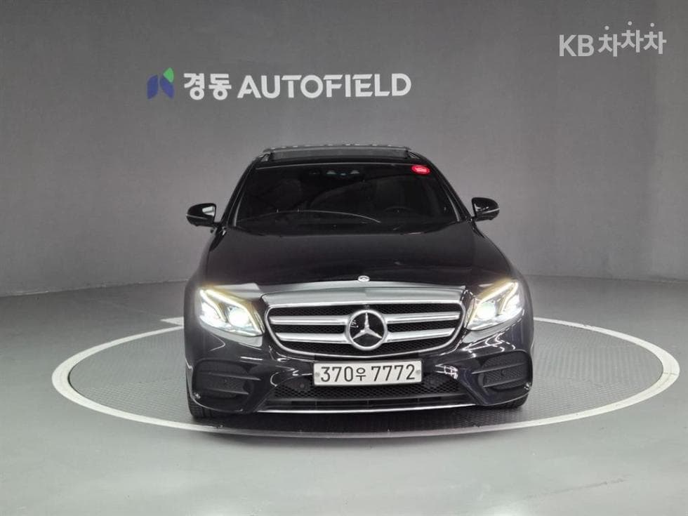 Mercedes-Benz E-Class (W213)E350 4MATIC Avantgarde - 2