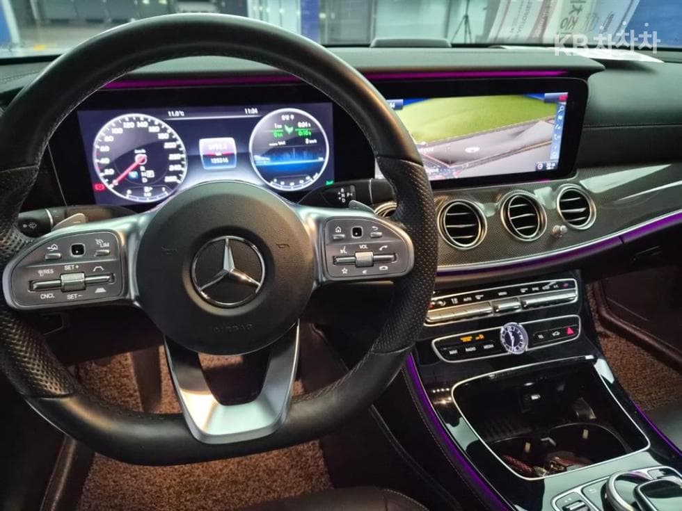 Mercedes-Benz E-Class (W213)E350 4MATIC Avantgarde - 6