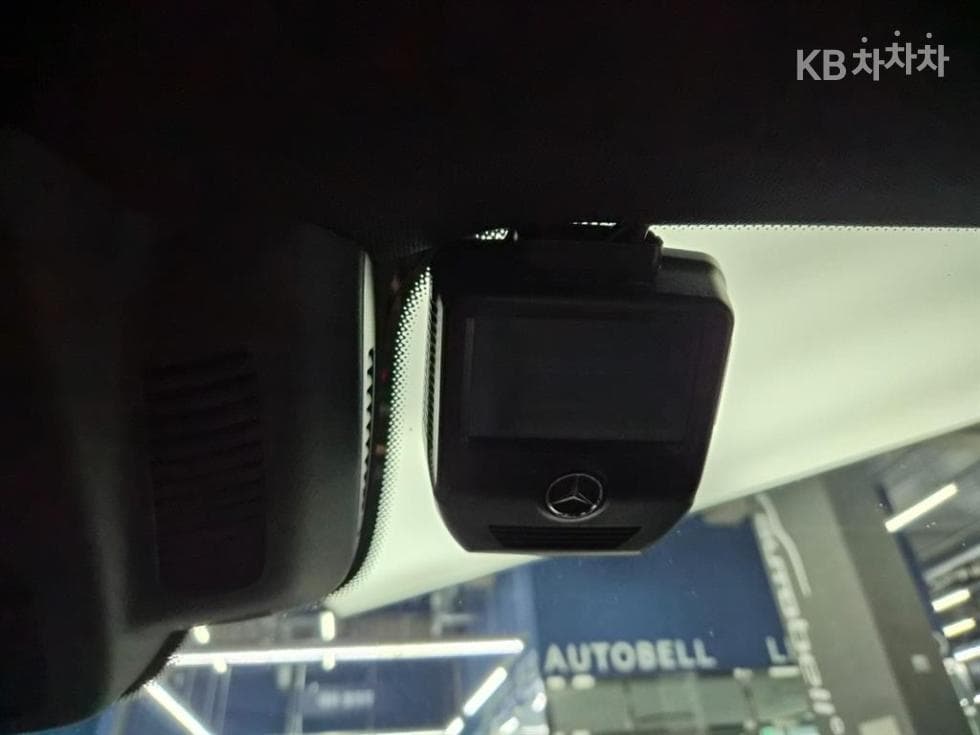 Mercedes-Benz E-Class (W213)E350 4MATIC Avantgarde - 13