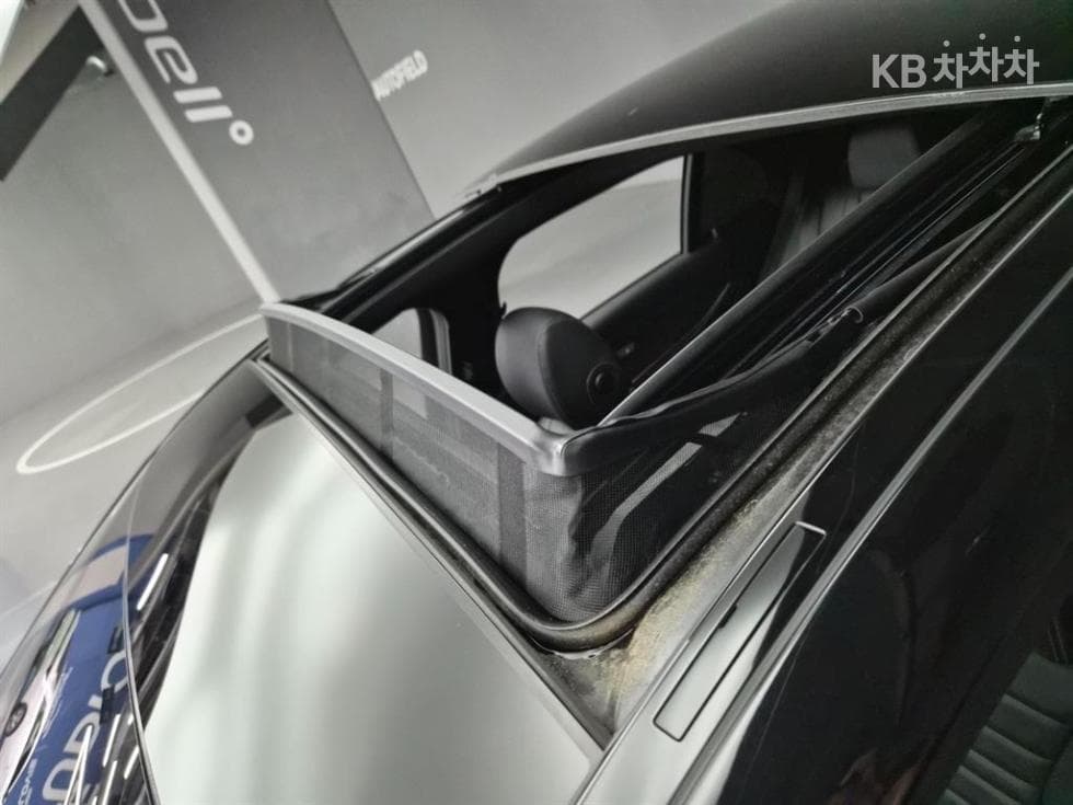 Mercedes-Benz E-Class (W213)E350 4MATIC Avantgarde - 15