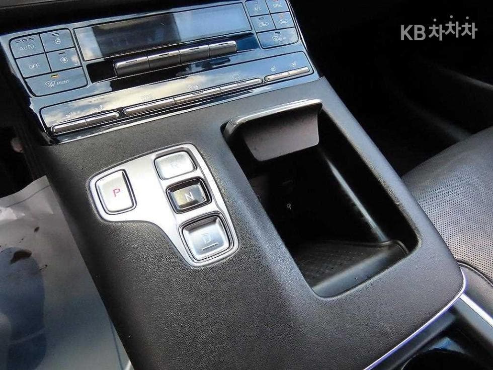 Хюндай The New (фейслифт) Grandeur (Azera)2.5 Premium 초이스 - 10