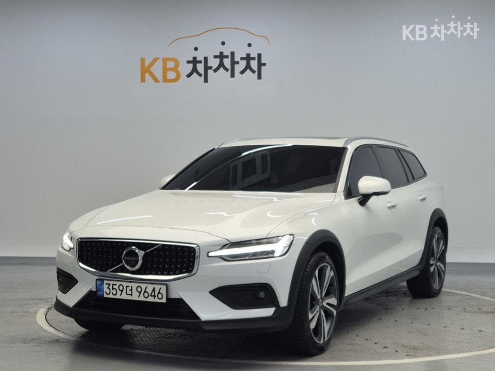 Volvo V60 CC(Second generation) B5 AWD Pro - Image 1