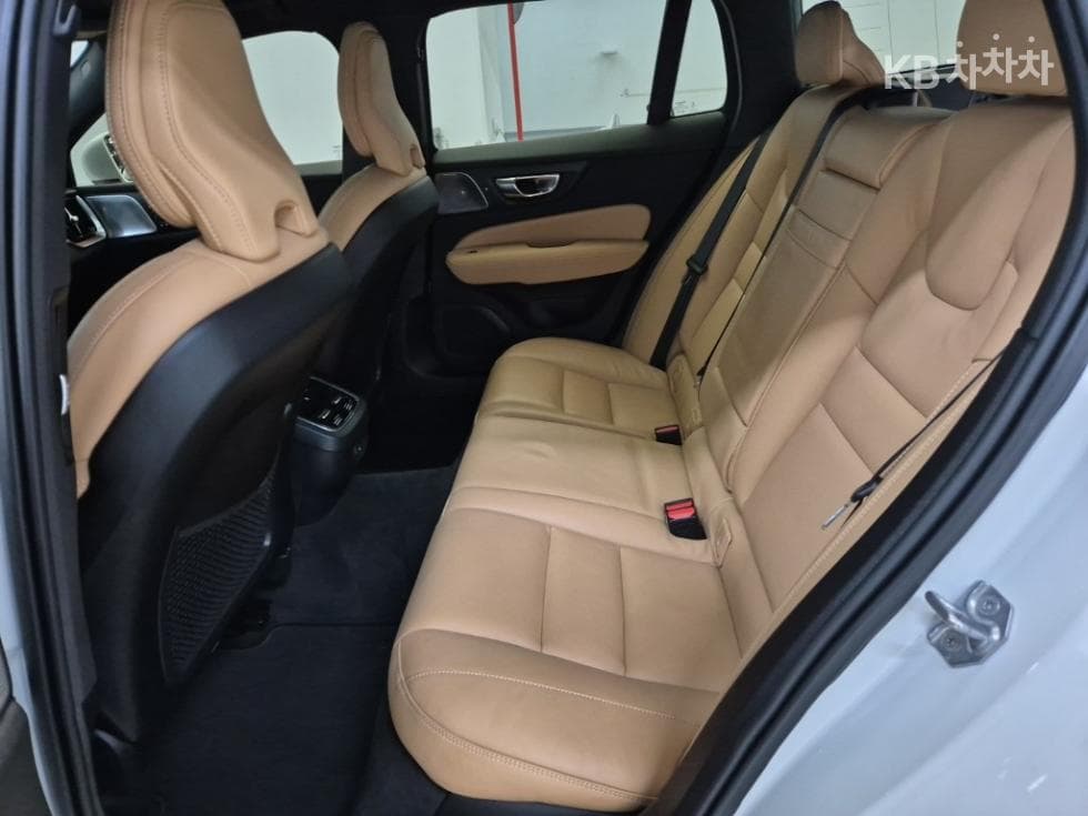 Volvo V60 CC(Second generation)B5 AWD Pro - 12