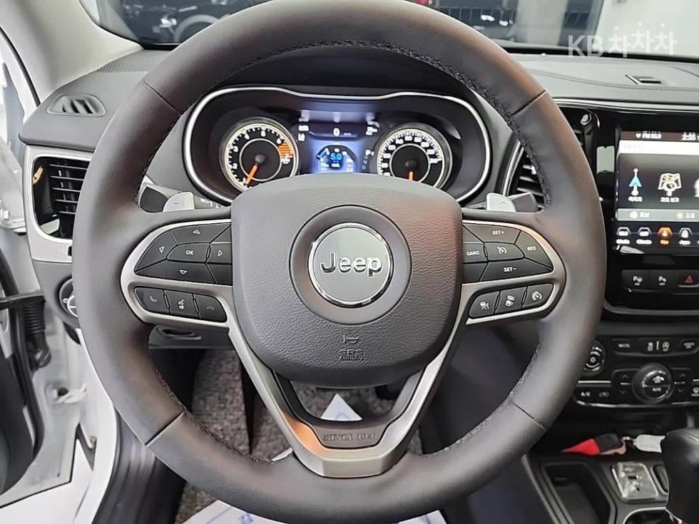 지프 체로키(KL)2.4 Бензин FWD Limited - 9