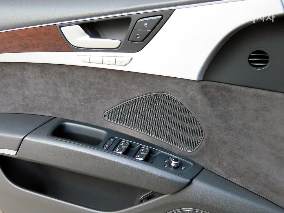 Audi NEW A83.0 Turbo Diesel Injection 콰트로 D4 - 11