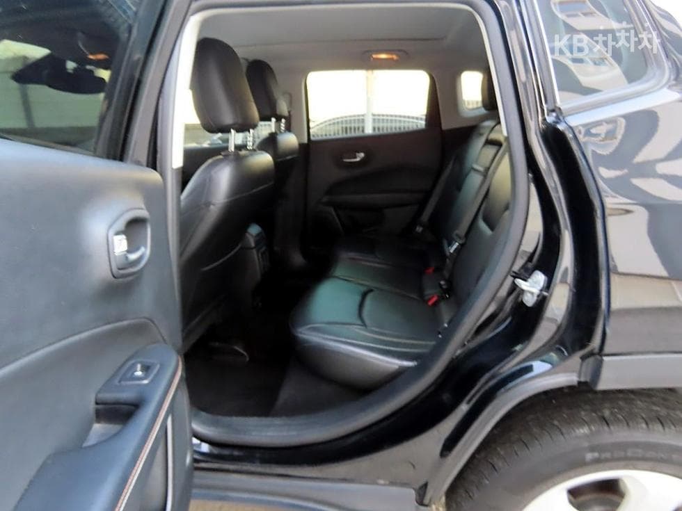 지프 올Нов 컴패스2.4 AWD 론지튜드 - 6