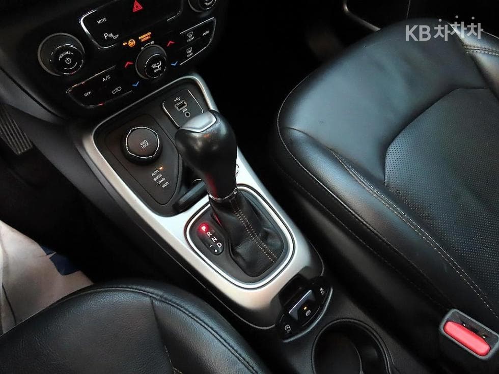 지프 올Нов 컴패스2.4 AWD 론지튜드 - 10