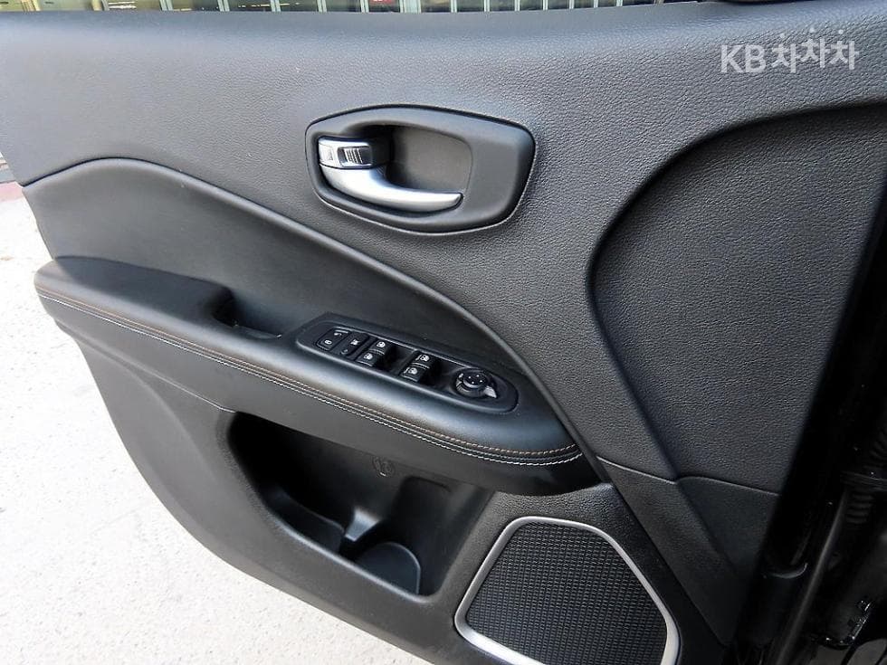 지프 올Нов 컴패스2.4 AWD 론지튜드 - 11