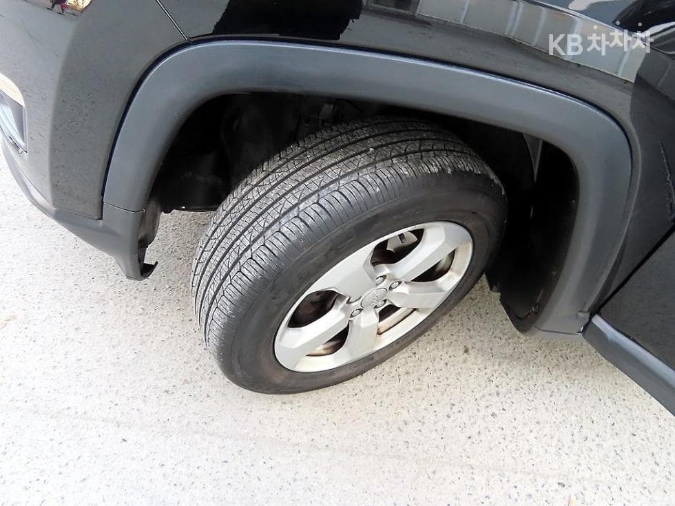 지프 올Нов 컴패스2.4 AWD 론지튜드 - 20