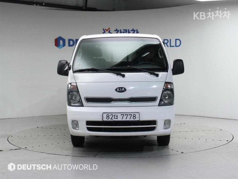 Киа Бонго 3 (лек)1 тон 파워게이트 Удължено междуосие 1단 Королевска кабина Лукс - 3