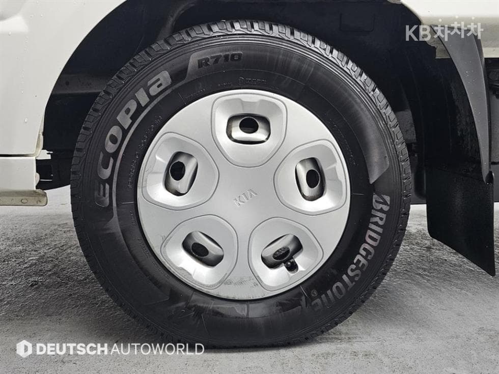 Киа Бонго 3 (лек)1 тон 파워게이트 Удължено междуосие 1단 Королевска кабина Лукс - 5